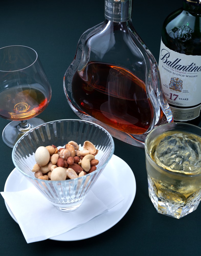whisky-with-nuts