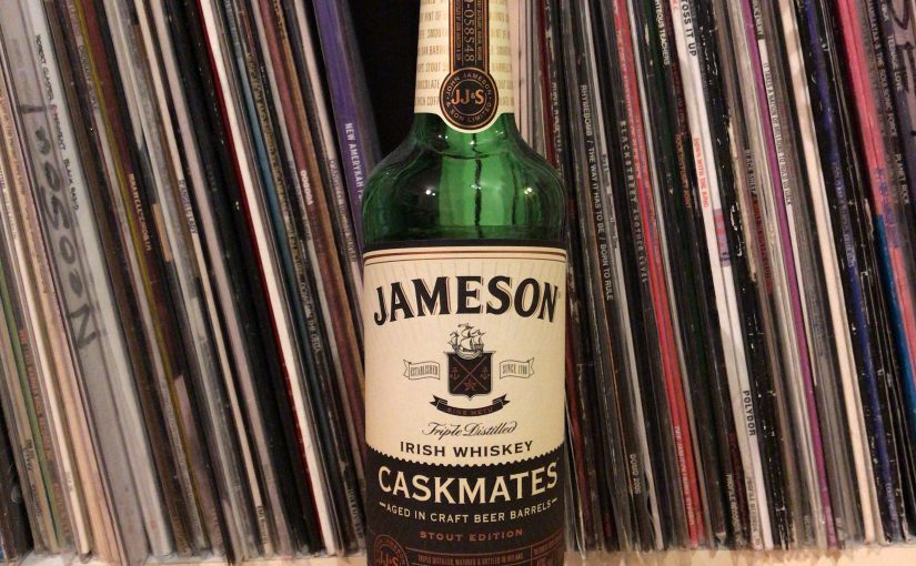 ジェムソンカスクメイツのボトル。一見するとほとんどスタンダードのボトルとの違いがわからない。